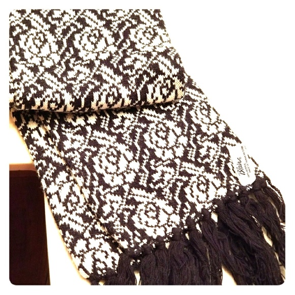 Scarve - Picture 1 of 1